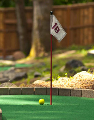 18 Hole Mini Golf